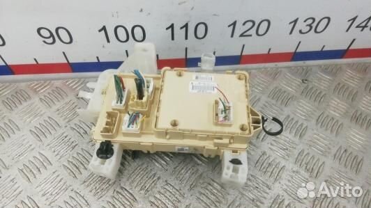 Блок предохранителей toyota corolla verso 2 (4BR04