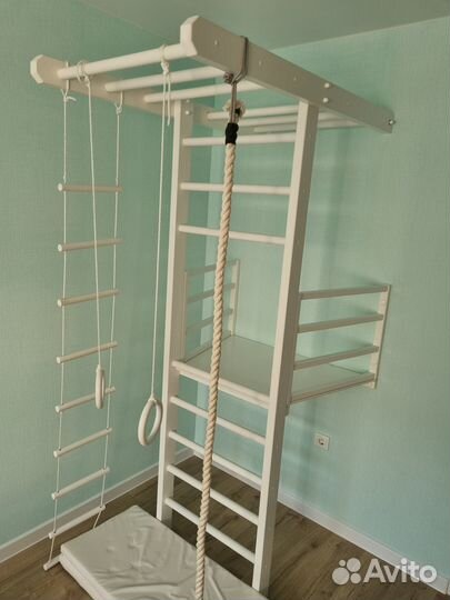 Деревянная шведская стенка с балконом