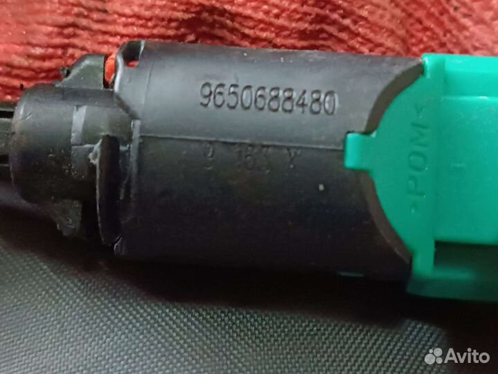 Кнопка концевик педали тормоза Citroen c5x7