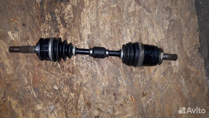 Привод левый на Nissan Primera P11