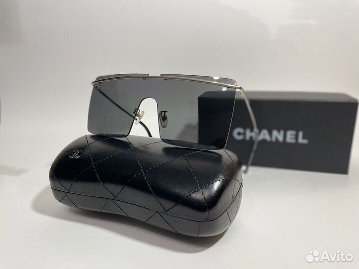 Солнцезащитные очки Chanel
