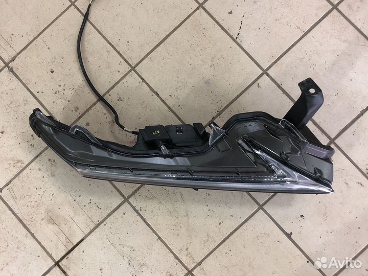 Поворотник lexus nx300