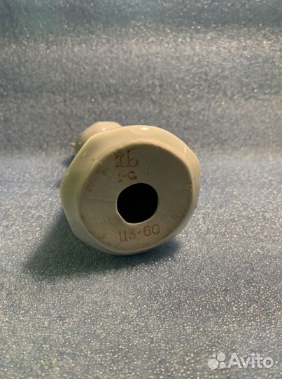 Статуэтка девушка с голубем. Москва 85