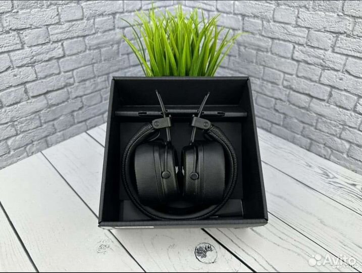 Беспроводные наушники Marshall