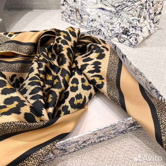 Платок женский Dior