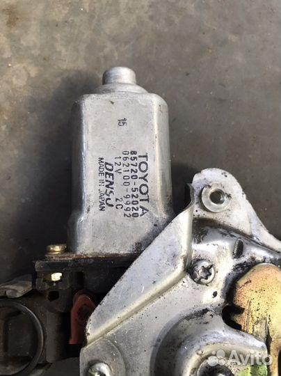 Стеклоподъемник toyota vitz левый