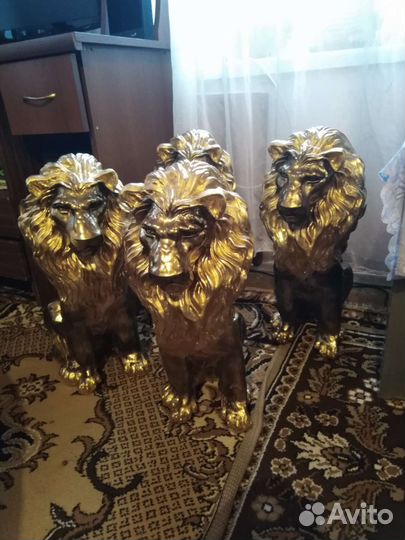 Статуя льва