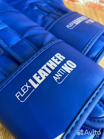 Боксерские перчатки clinch 10 oz