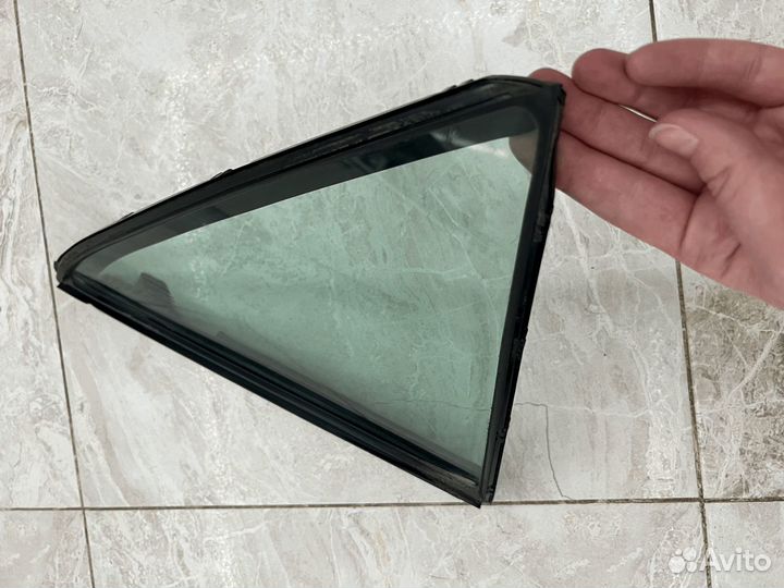 Форточка двери задней правой Камри V50, V55