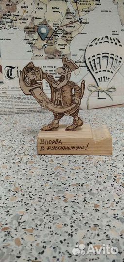 Подставка для телефона из дерева