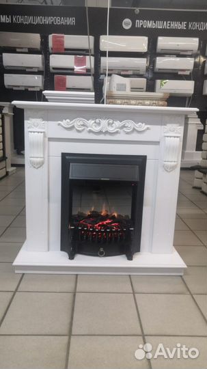 Камин Stefania WT с очагом Majestic Lux S BL