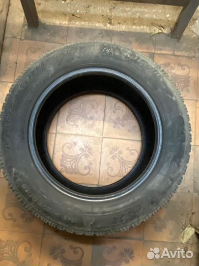 Goodyear UltraGrip 500 215/60 R16 и 215/60 R16