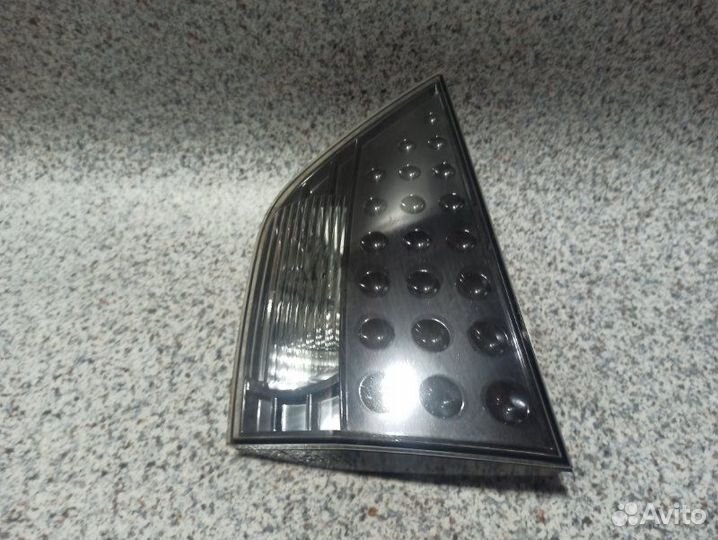 Фонарь внутренний правый Mitsubishi Outlander Xl