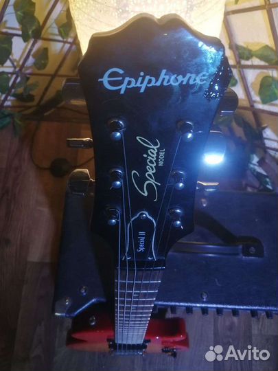 Электрогитара