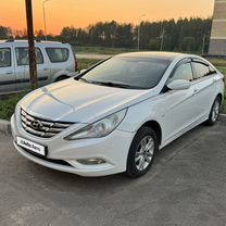 Hyundai Sonata 2.0 AT, 2010, 326 000 км, с пробегом, цена 929 000 руб.