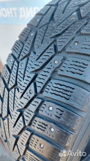 Nokian Tyres Hakkapeliitta 7 215/55 R17 98T