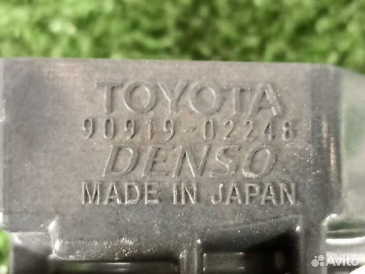 Катушка зажигания Toyota Isis ANM10G 1azfse 2005