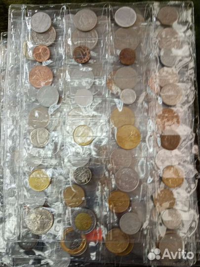 Иностранные монеты в ассортименте