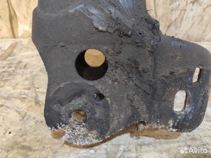 Подрамник Audi 100 C4