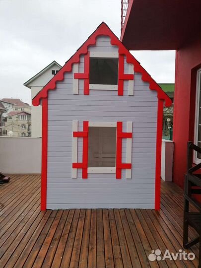 Детский игровой домик из дерева