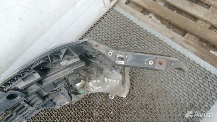 Бампер передний mercedes benz C-class W204 2008