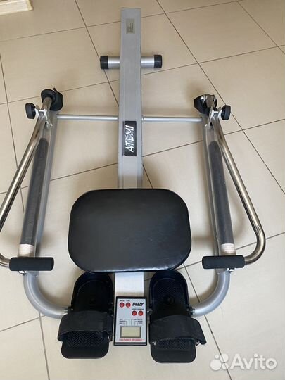 Гребной тренажер