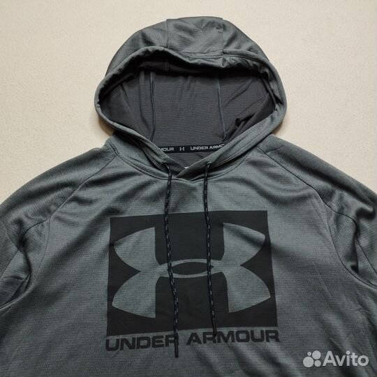 Under Armour лёгкая кофта с капюшоном