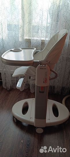 Кормильный столик Peg-Perego