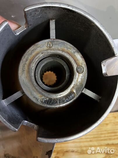 Винт на лодочный мотор