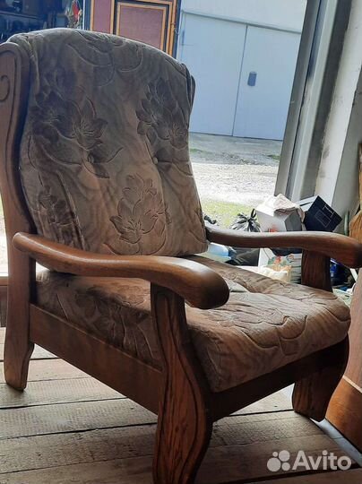 Диван и два кресла б/у