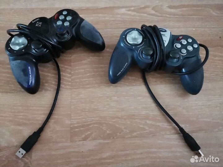 Геймпад saitek P880