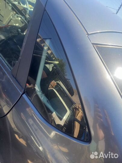 Форточка левая Гранта лифтбэк 2016 года