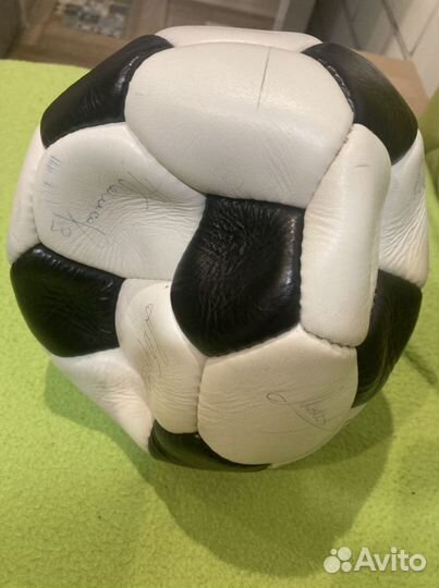 Футбольный мяч с автограффами ф-в Динамо М 78 г