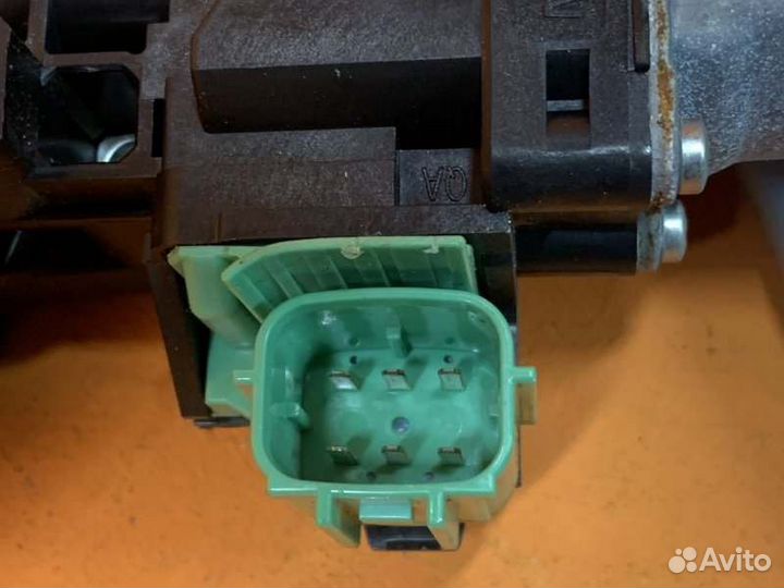 Стеклоподъемник двери передний правый Infiniti