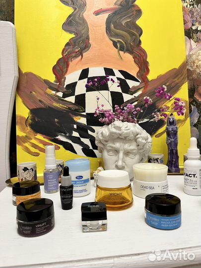 Пустые баночки от кремов пакетом