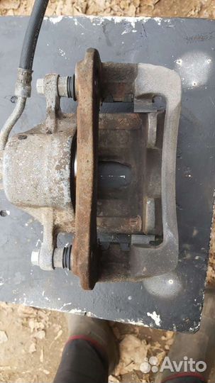 Передние тормозные суппорта