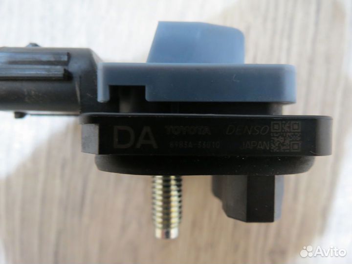 Датчик удара Toyota Camry 70