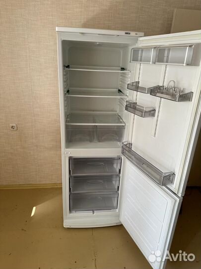 Холодильник атлант бу
