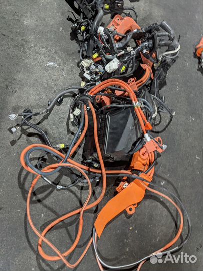 Коса под капот Toyota Crown AWS210 2AR-FSE