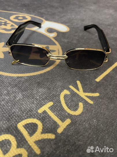 Солнцезащитные очки