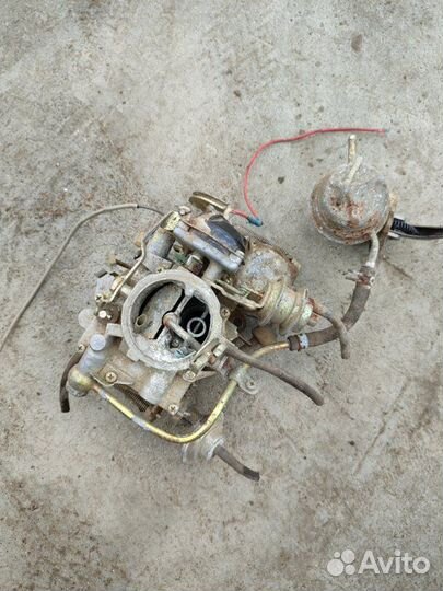 Насос топливный Toyota Carina