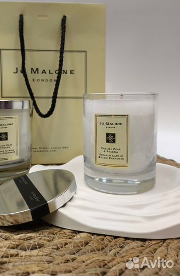 Свеча Jo Malone English Pear Freesia