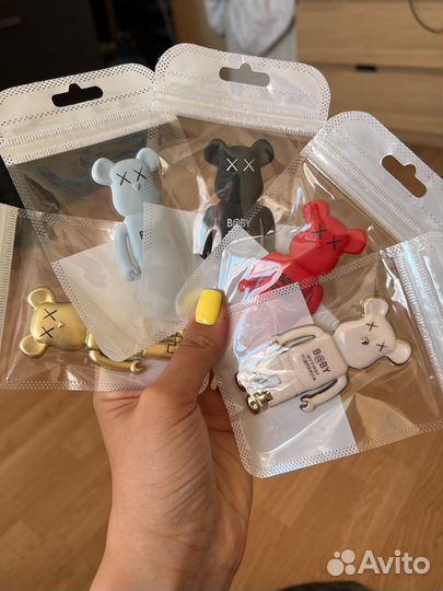 Наклейка подставка для телефона на чехол