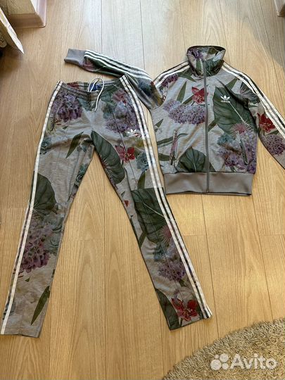 Спортивный костюм adidas женский 42