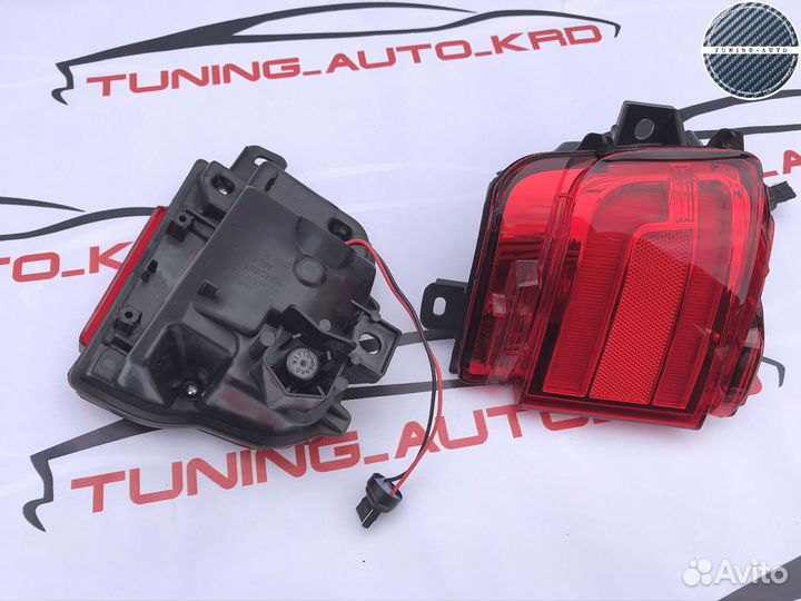 Катафоты в задний бампер Toyota LC 200