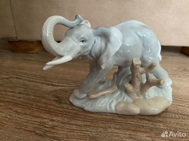 Статуэтка слон