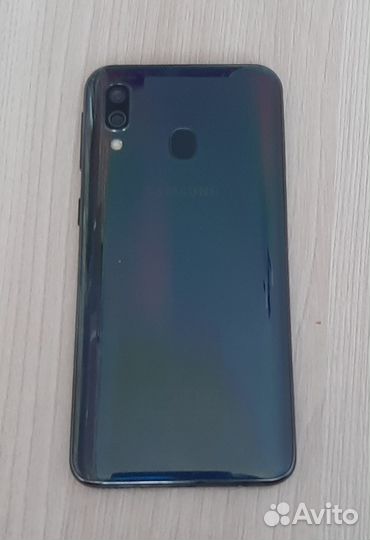 Samsung Galaxy A40, 4/64 ГБ
