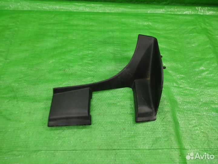 Накладка петли багажника левая VW Touareg 02-10