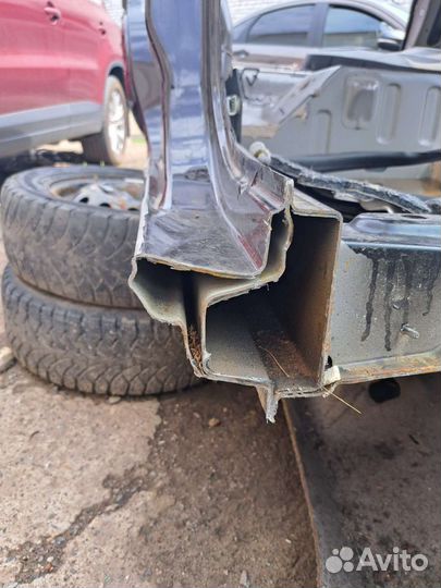 Порог правый с центральной стойкой Renault Kaptur