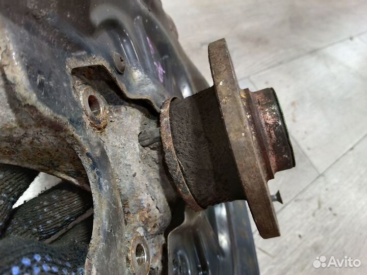 Задний правый кулак в сборе для Skoda Octavia A5